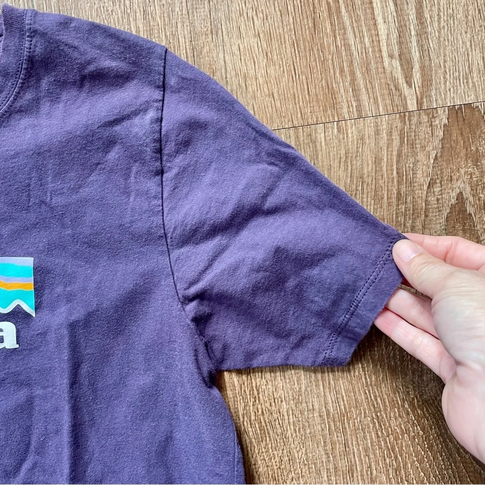 Patagonia Violet Purple Tee Vibrant Logo Small Organic Cotton Regular Fit - Picture 3 of 7